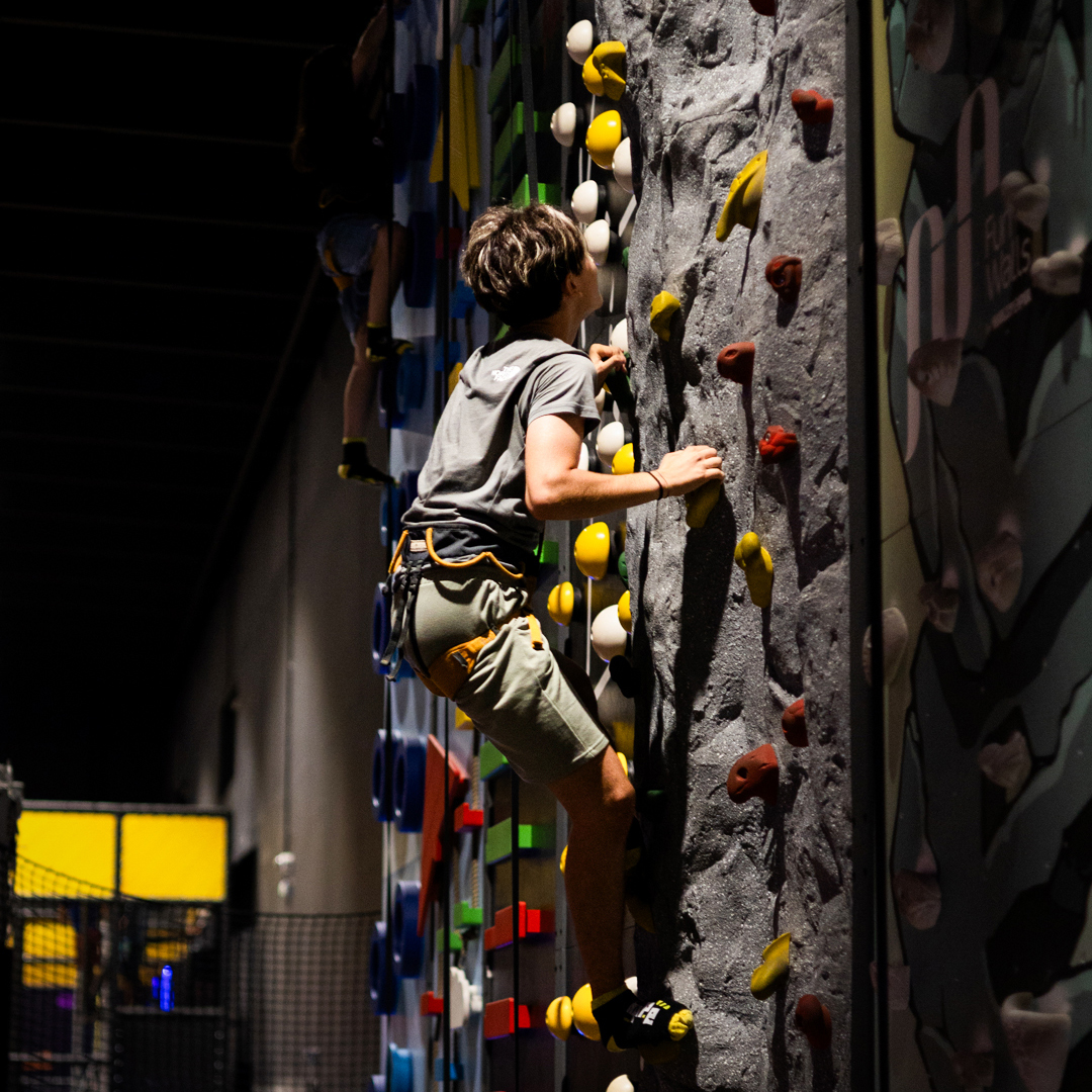 VERTICAL-THRILLS.jpg